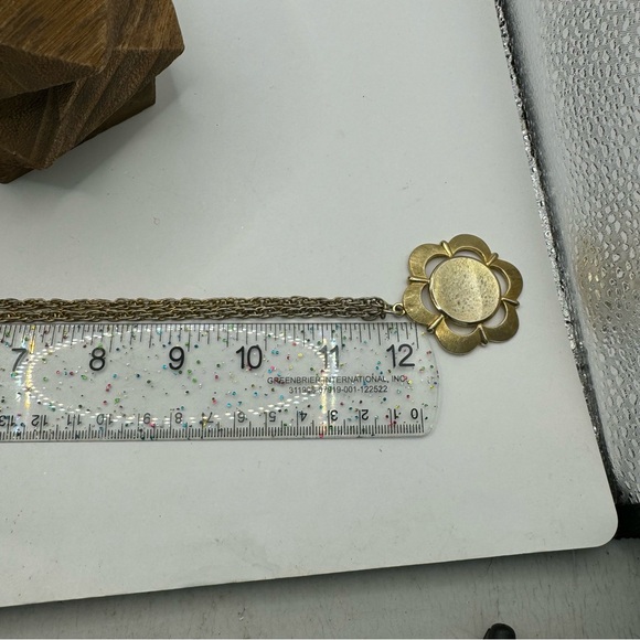 Pegasus Coro vintage gold tone open flower power pendant on vintage chain - Picture 4 of 10